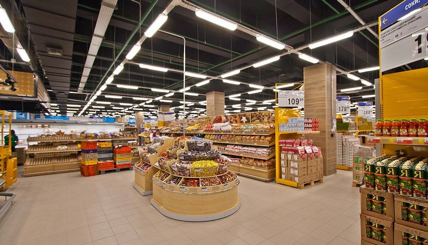 освещение торгового зала в гипермаркете